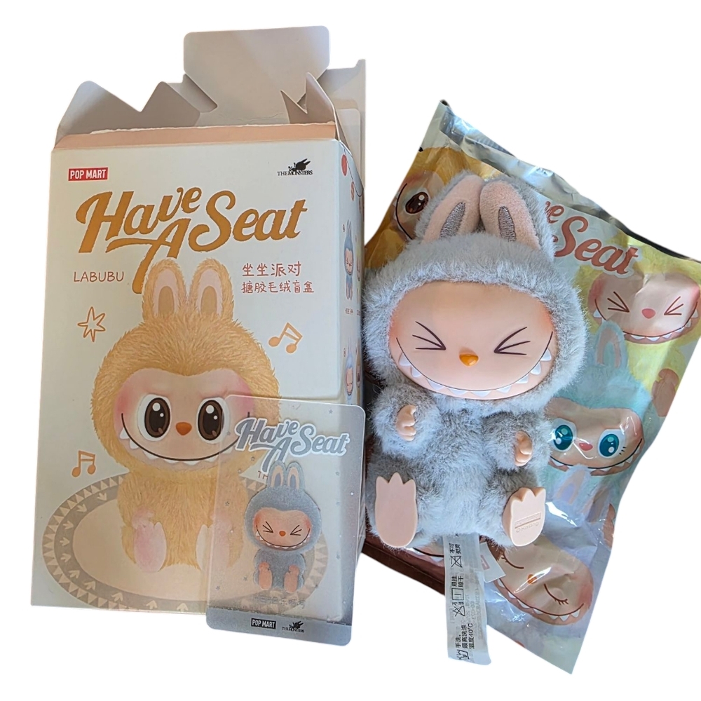 LABUBU Have A Seat HeHe - Picture 2 of 6